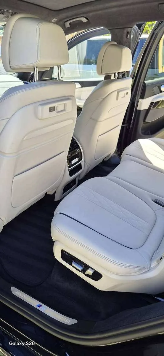 BMW X7 — Sièges arrière — Detailing LED Aix-en-Provence
