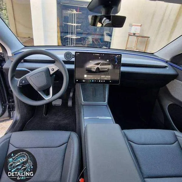 Tesla Model 3 — Intérieur — Detailing LED Aix-en-Provence