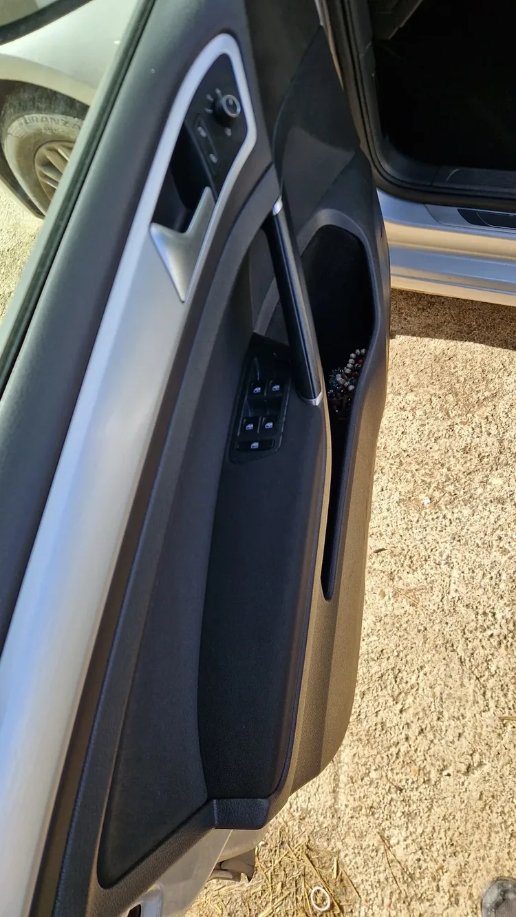 Après nettoyage intérieur VW Golf — Detailing & LED