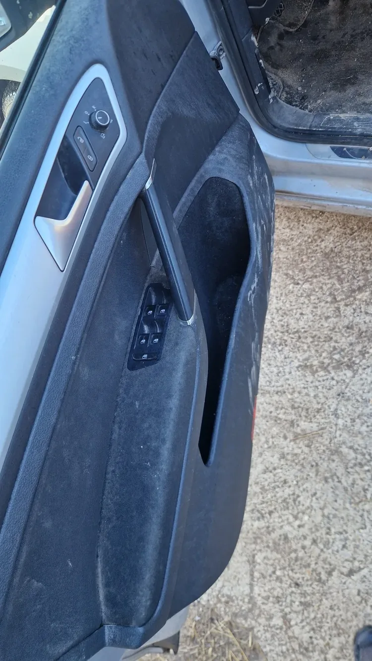 Avant nettoyage intérieur VW Golf