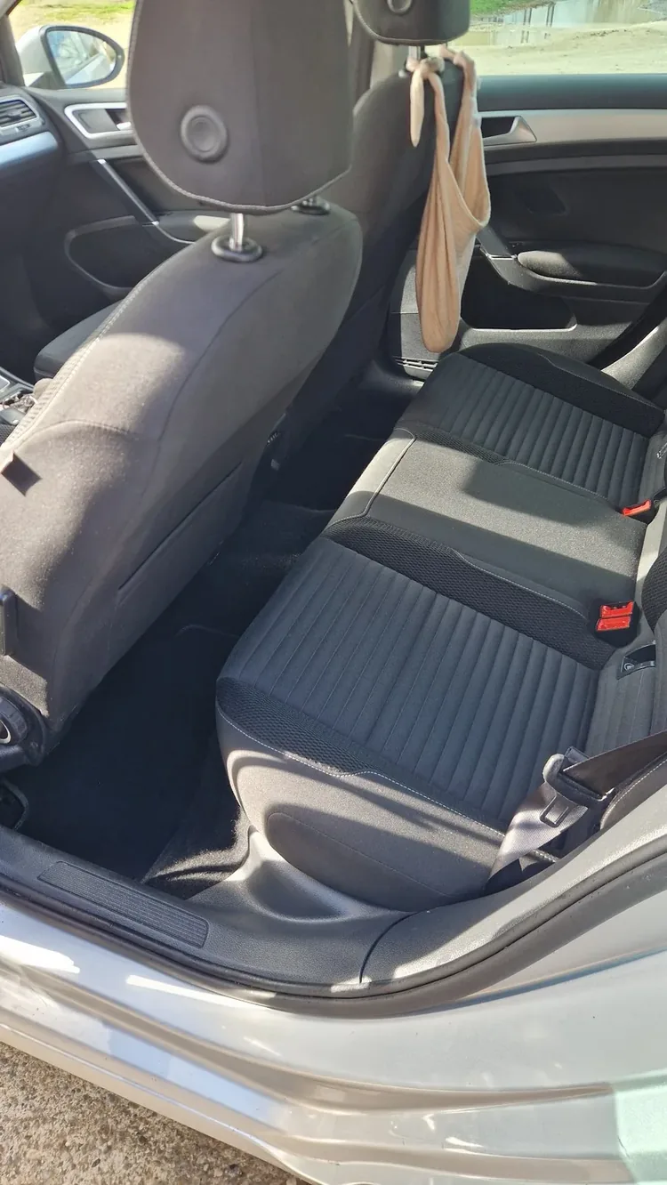 Après nettoyage intérieur VW Golf — Detailing & LED
